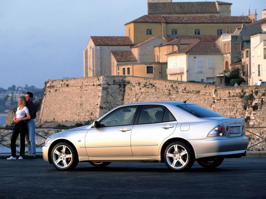  Lexus IS200 1999 года  (WW) (фото 5 из 19)